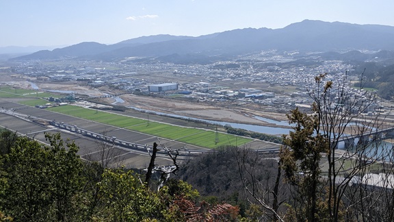 i4