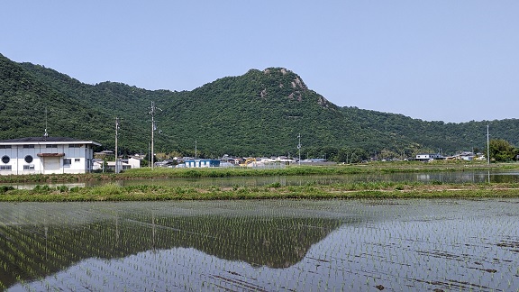 太郎坊山